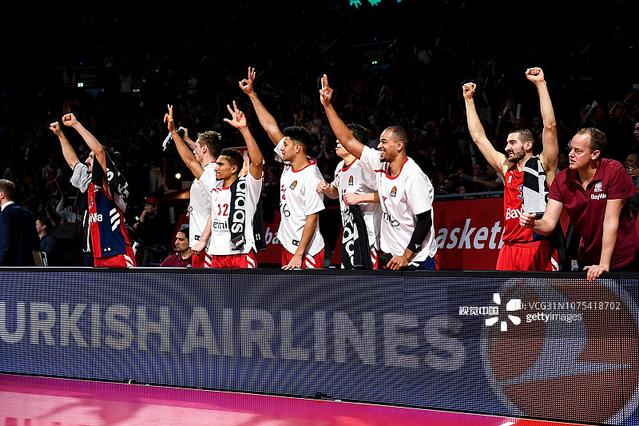 湖人陷入困 湖人陷入困